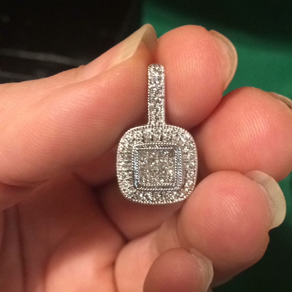 14k white gold 1/2 cttw pendant